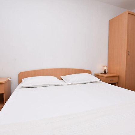 Apartments And Room Kiko Primosten Exterior photo