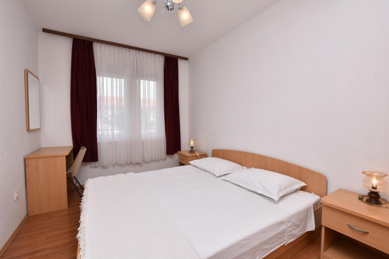 Apartments And Room Kiko Primosten Exterior photo